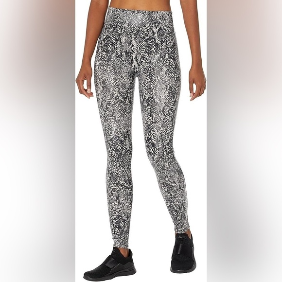 NWT SPANX Faux Leather Snake Shine Leggings Grey Black - Picture 1 of 6